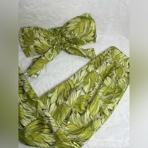 GREEN TWO-PIECE SUMMER OUTFIT - SIZE MEDIUM